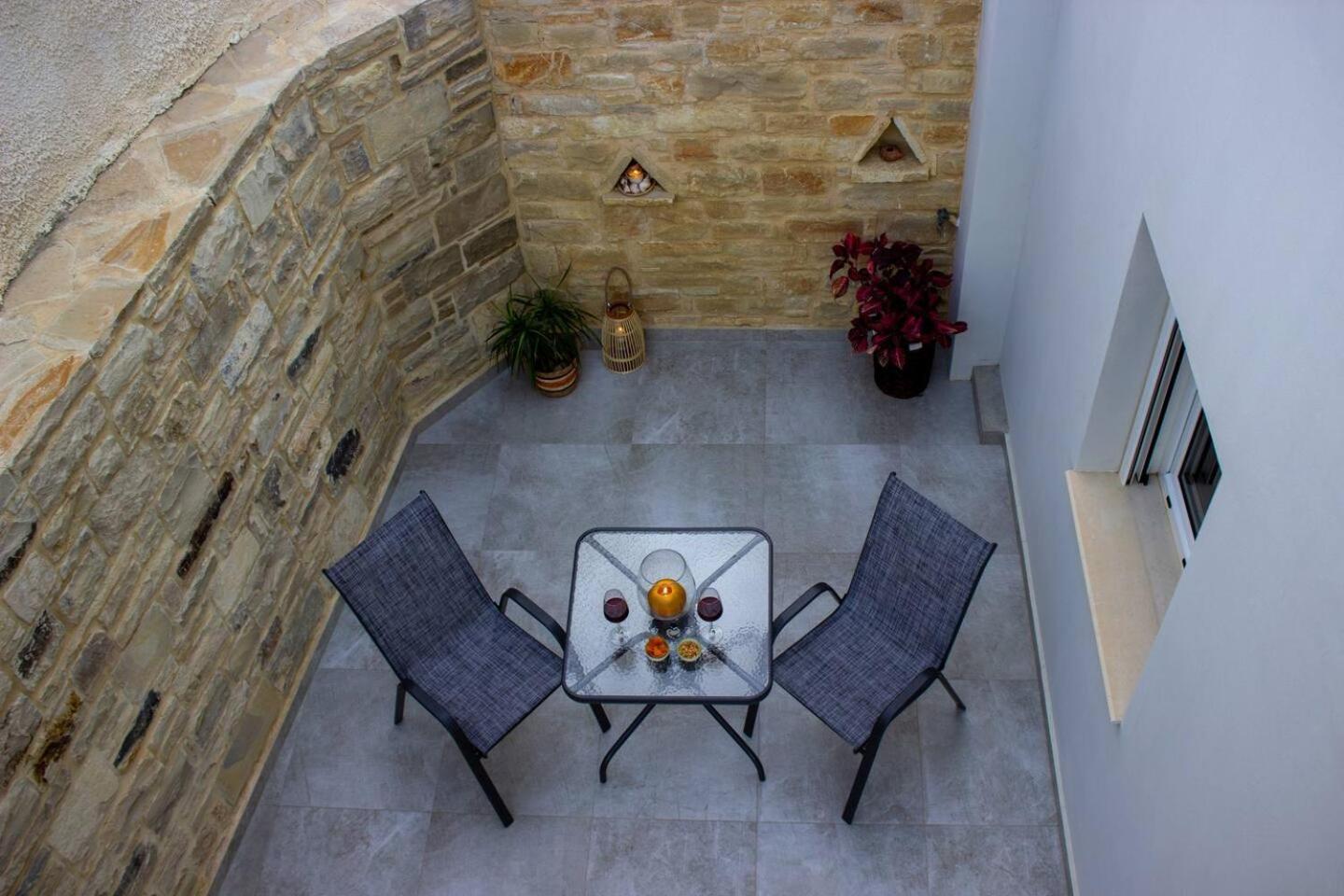 Maistro With Pool,