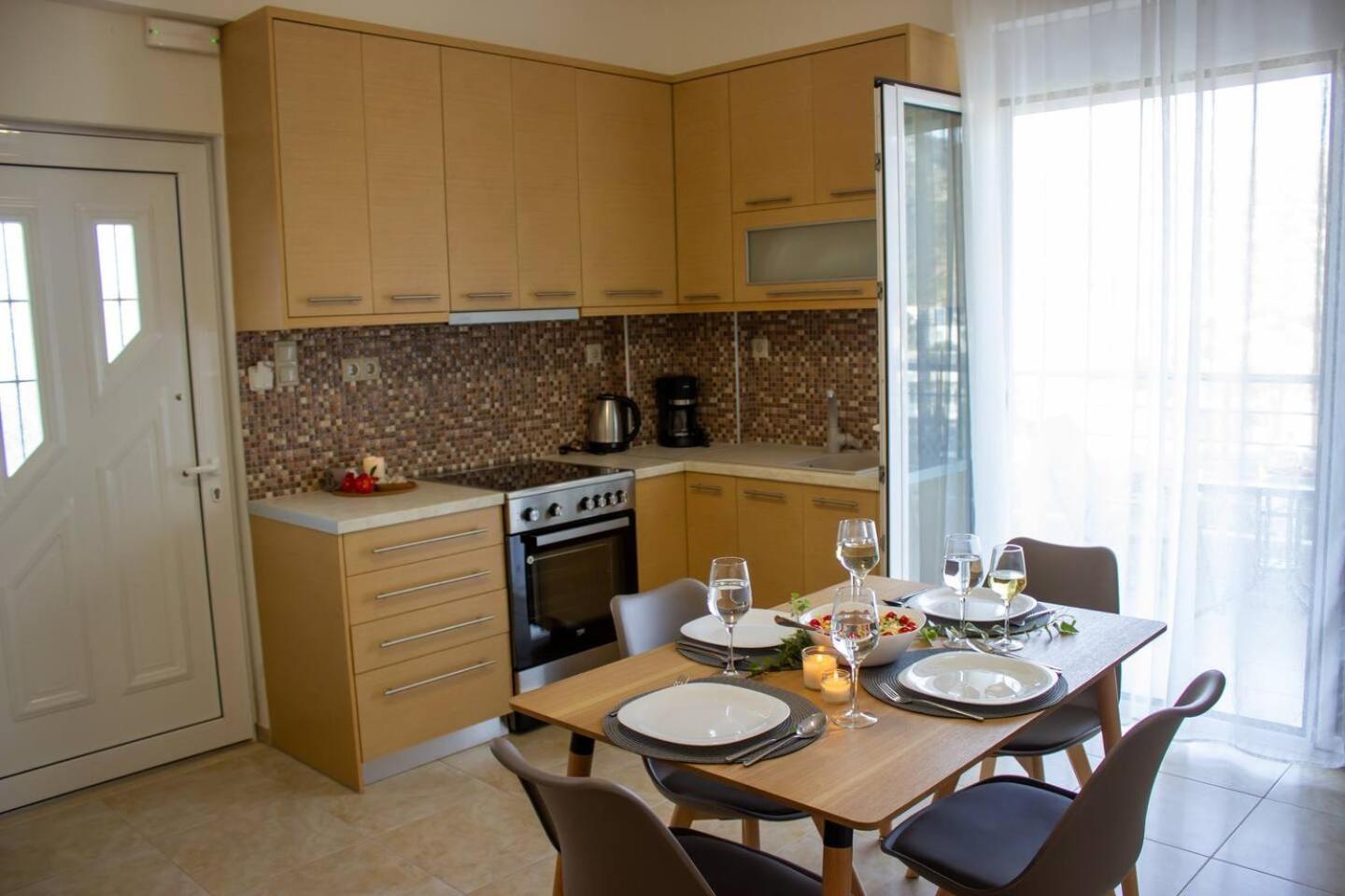 Apartment Maistro With Pool,