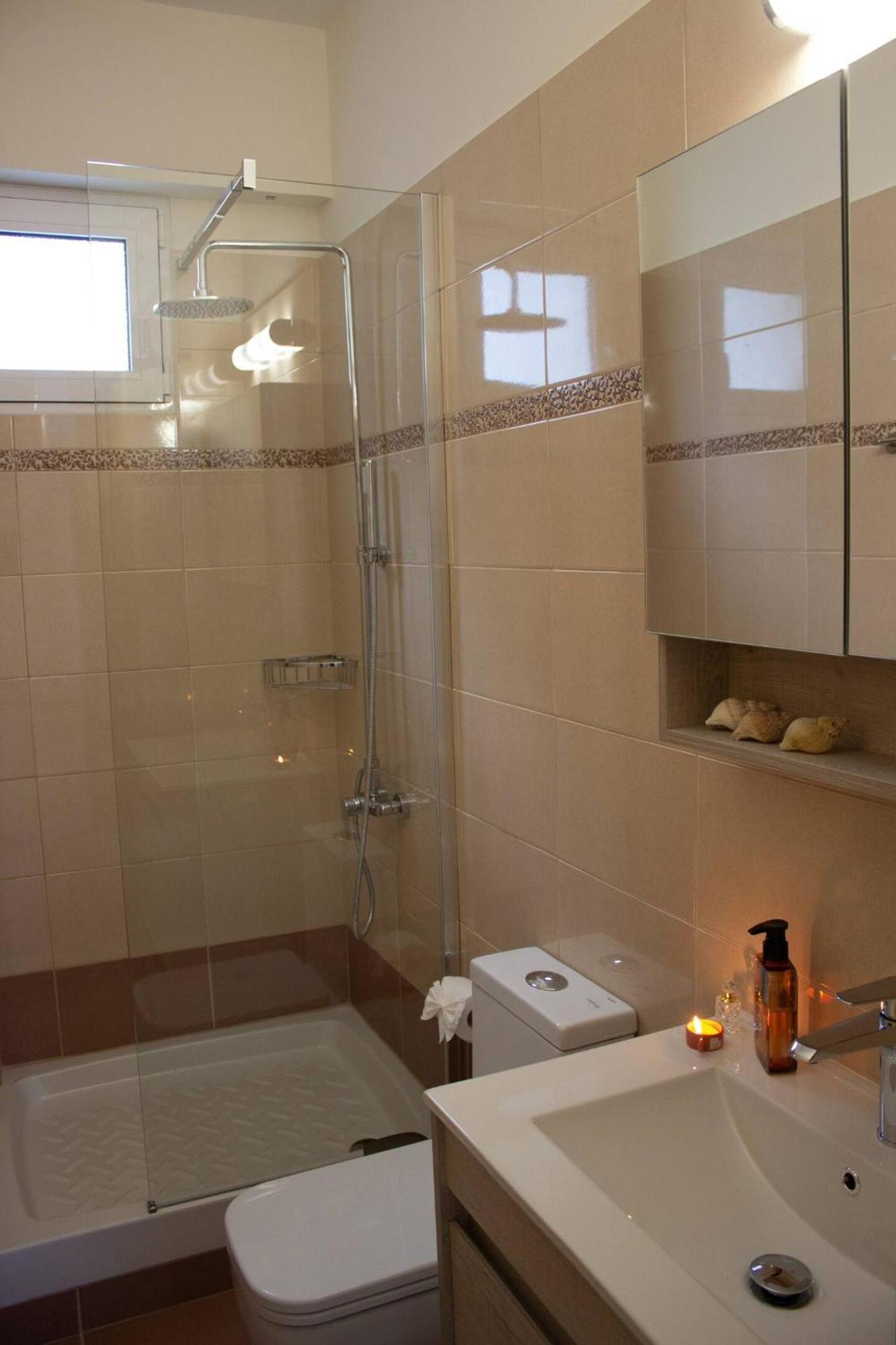 Maistro With Pool, Apartment *