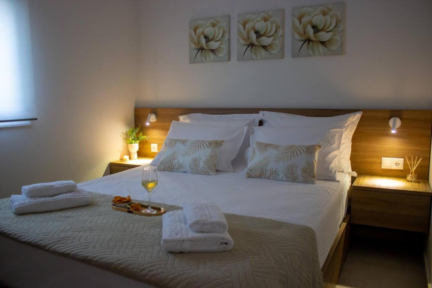 Apartment Maistro With Pool,