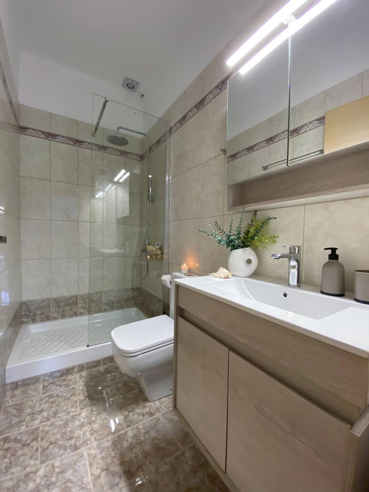 Maistro With Pool, Apartment *