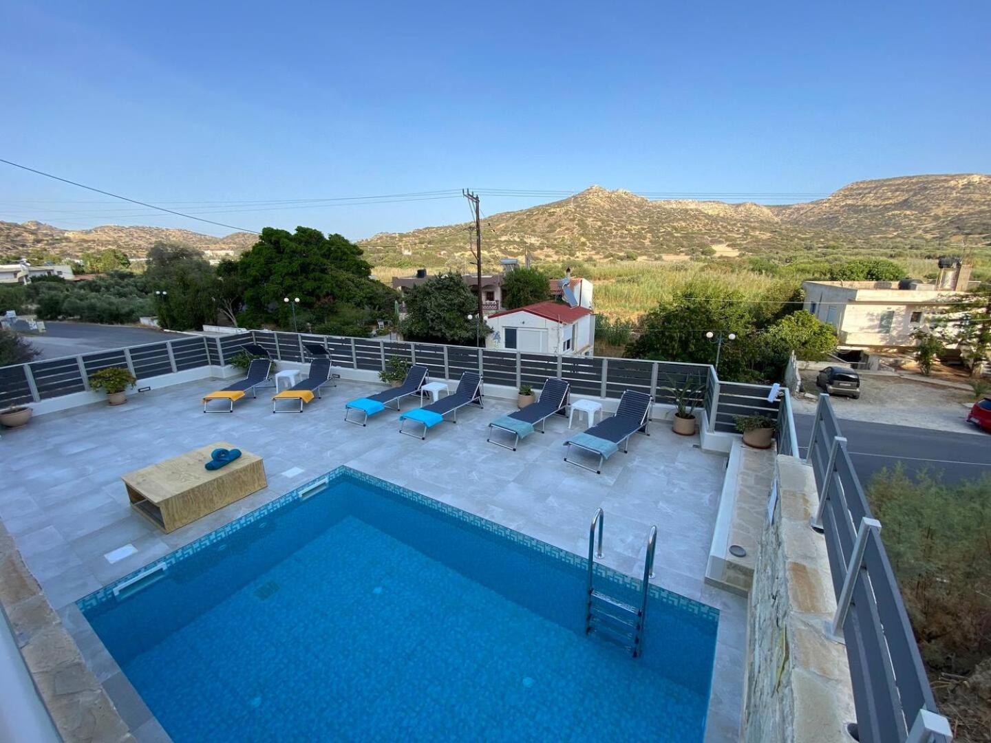 Maistro With Pool, Apartment *