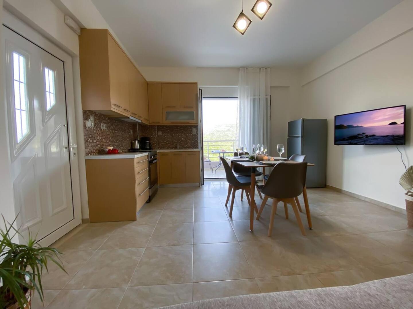 Apartment Maistro With Pool,