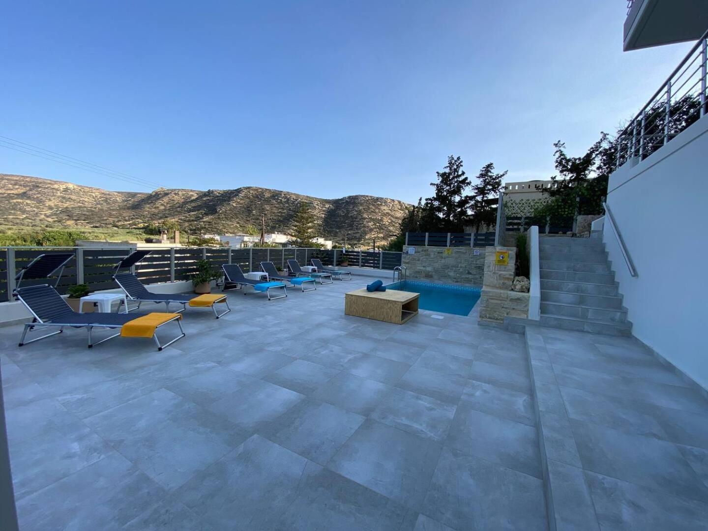 Maistro With Pool, Apartment *